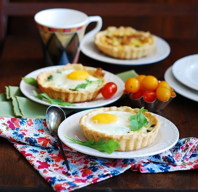 Baked bacon egg breakfast cups, tarts, tartlets, mini-pies