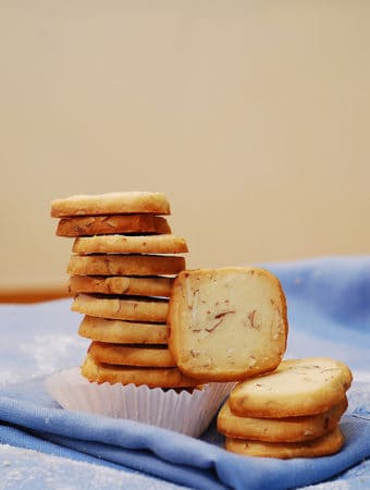 almond shortbread cookies with amaretto