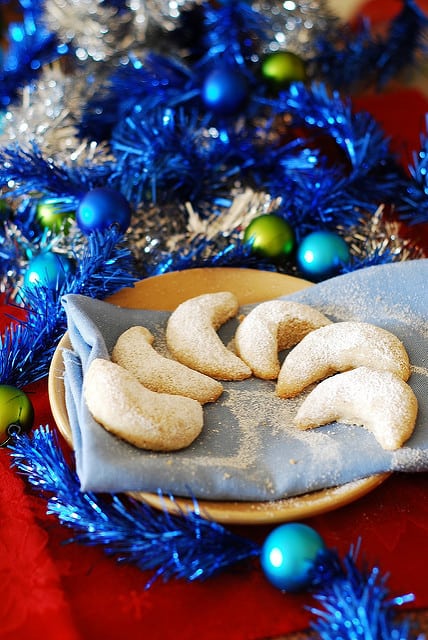 Almond Crescent Christmas Cookies - Julia's Album