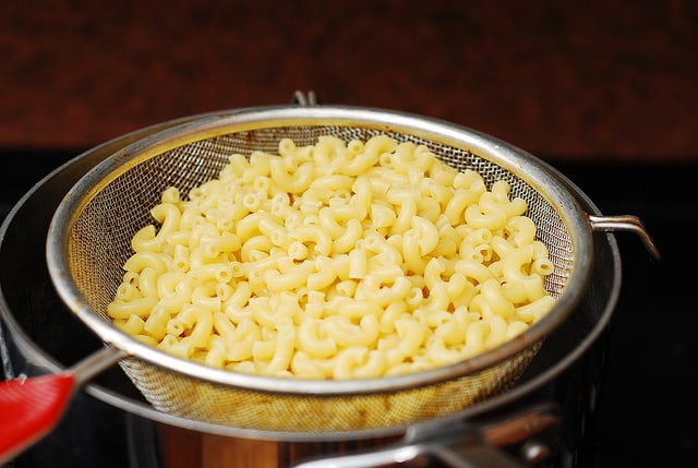 Easy homemade macaroni and cheese