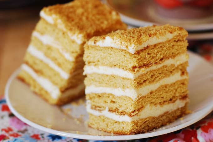 MEDOVIK - RUSSIAN HONEY CAKE LAYER CAKE - RIPE DELI-mncb.edu.vn