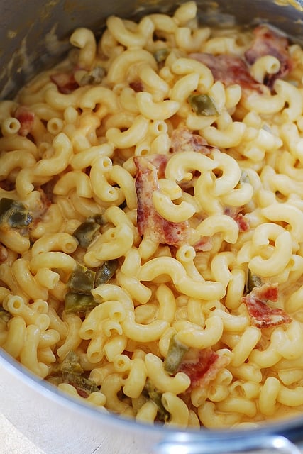 Bacon jalapeno popper mac and cheese