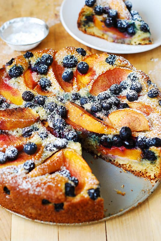 berry desserts, berry cake, cake with blueberries and peaches