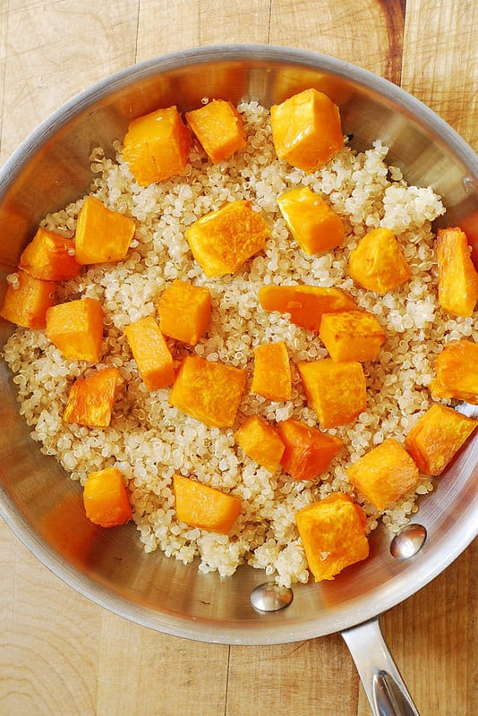 combine quinoa and butternut squash (step-by-step photos)