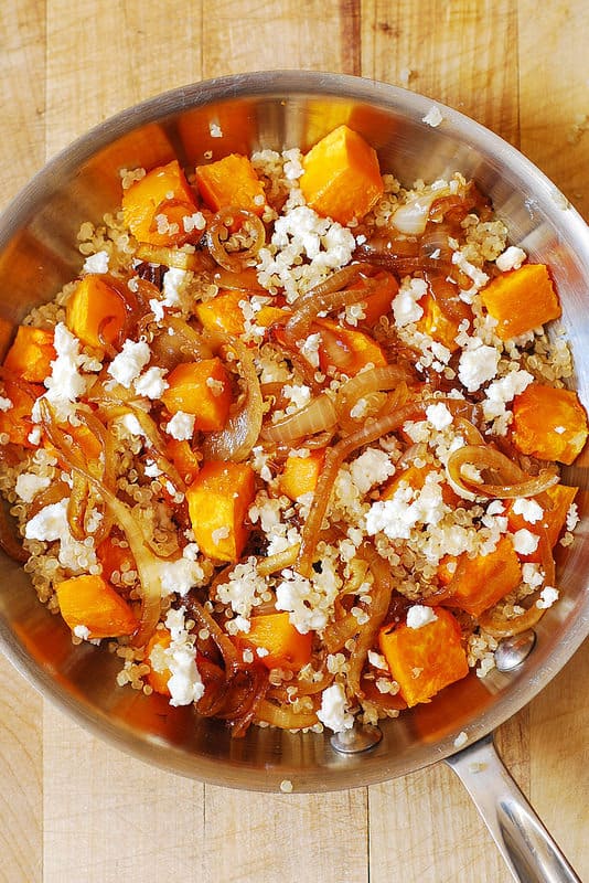 add caramelized onions to quinoa and butternut squash (step-by-step photos)