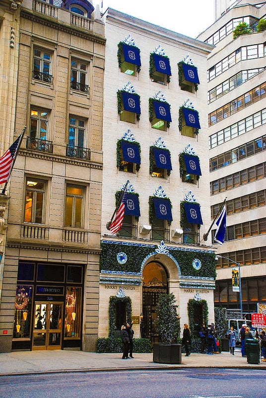 Harry Winston store on fifth avenue decorated for Christmas