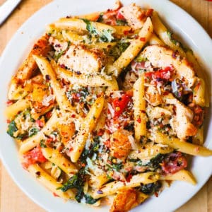 Chicken Pasta with Bacon, spinach, tomatoes