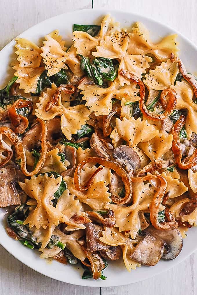 Bow-tie pasta with Spinach, Mushrooms, Caramelized Onions