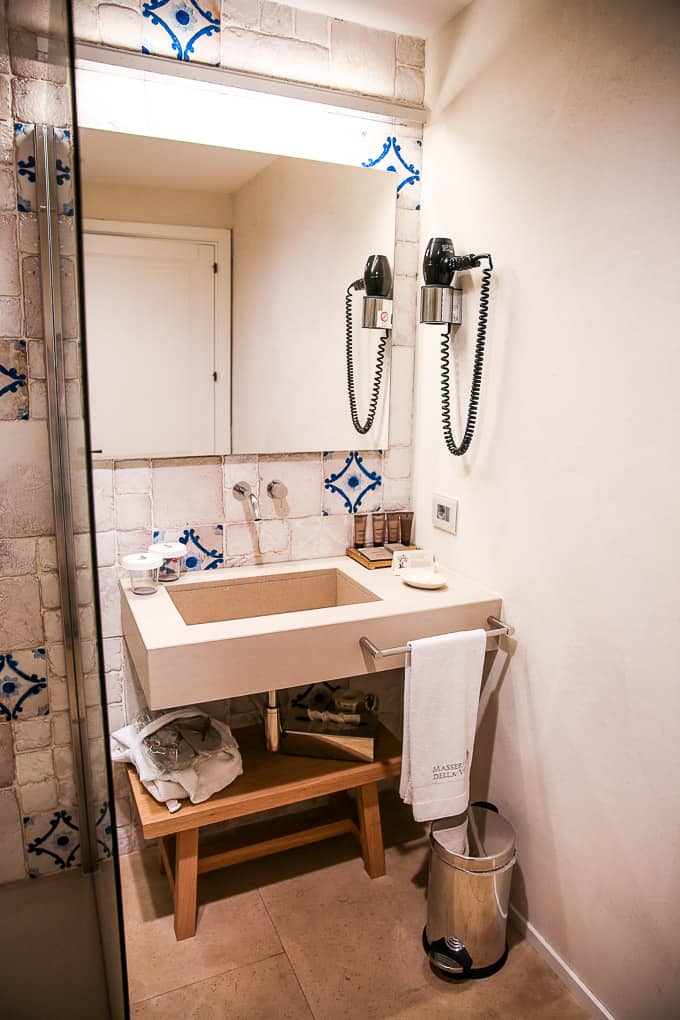Masseria della Volpe bathroom, Sicily, Italy