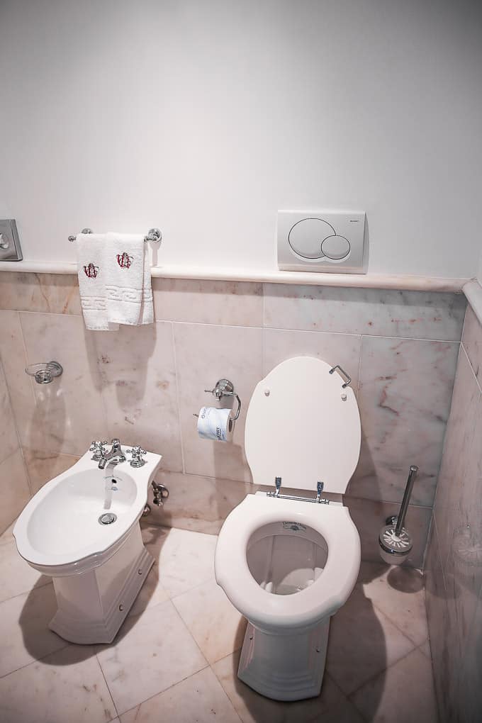 bathroom Hotel Villa Fraulo, Ravello, Italy
