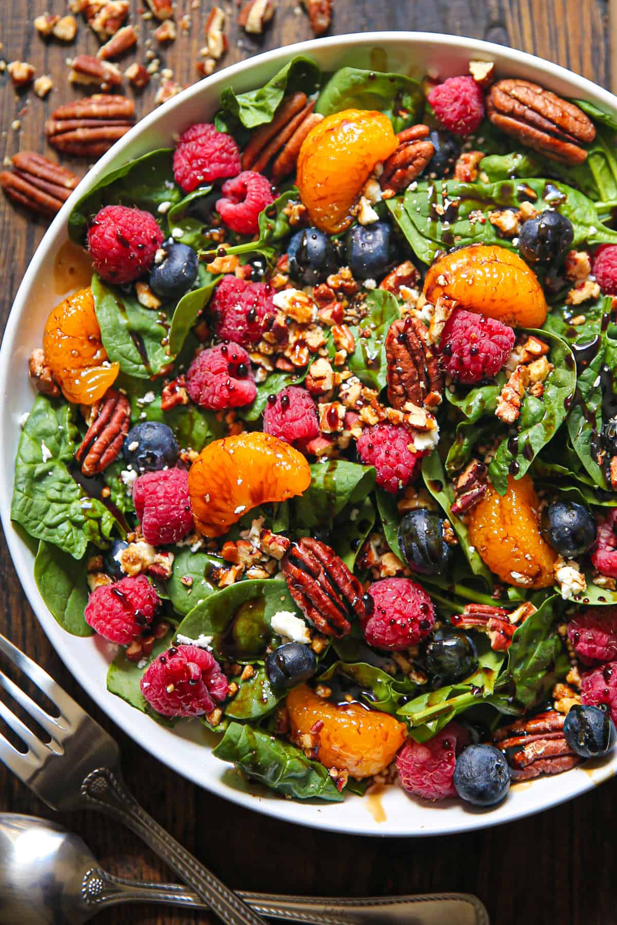berry spinach salad with blueberries and raspberries