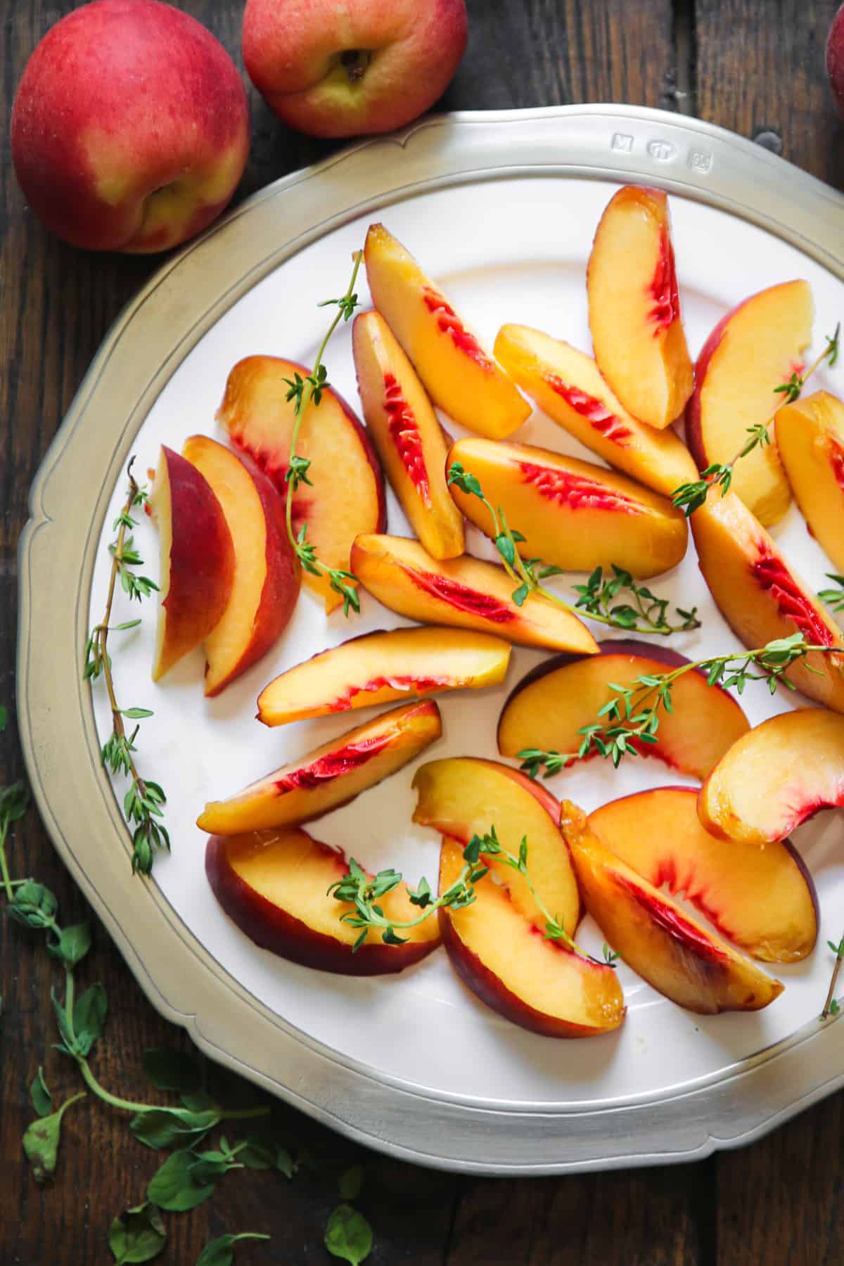 sliced peaches on a plate
