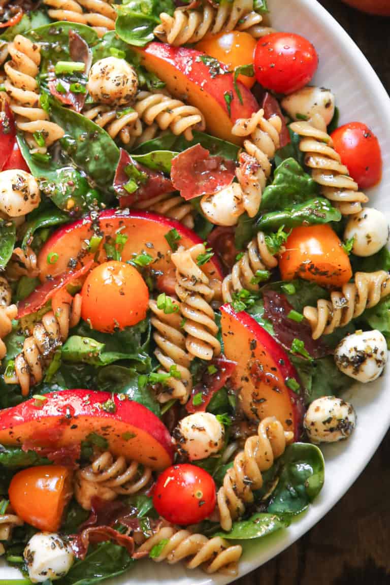 Summer Pasta Salad with Peaches, Spinach, Tomatoes, and Mozzarella ...